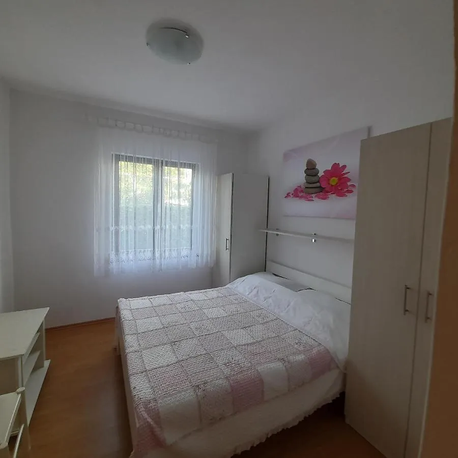 Apartments Luce Pag Town