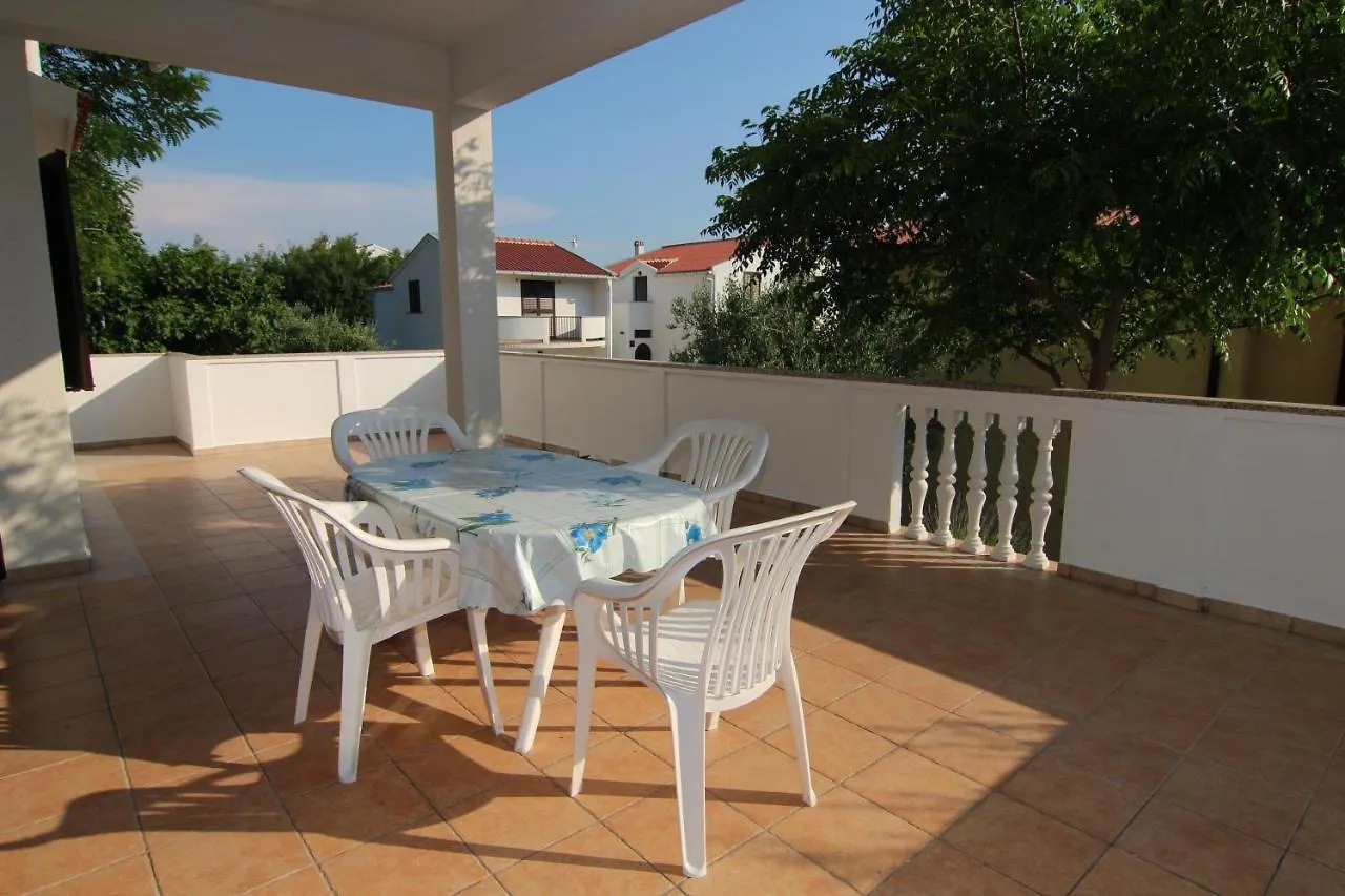 Apartments Luce Pag Town