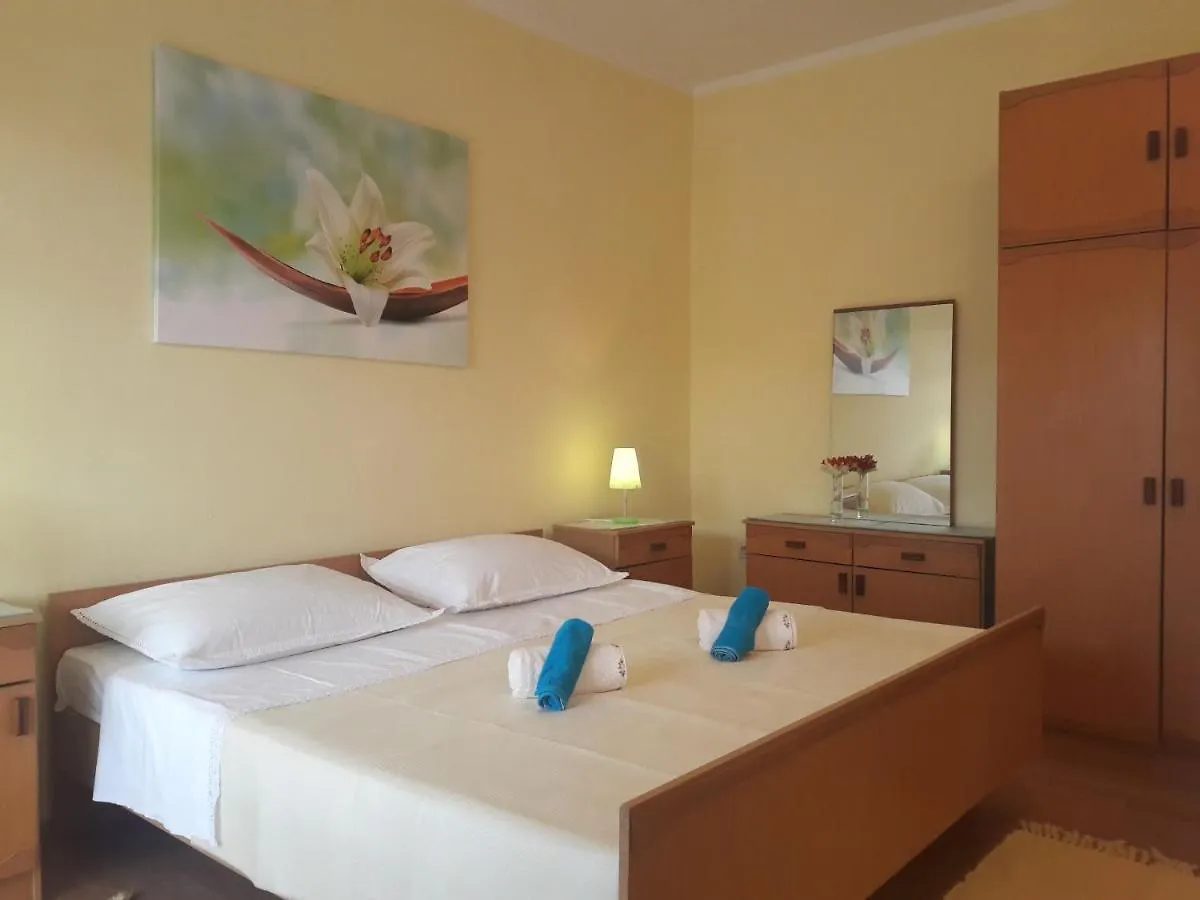 Apartments Luce Pag Town