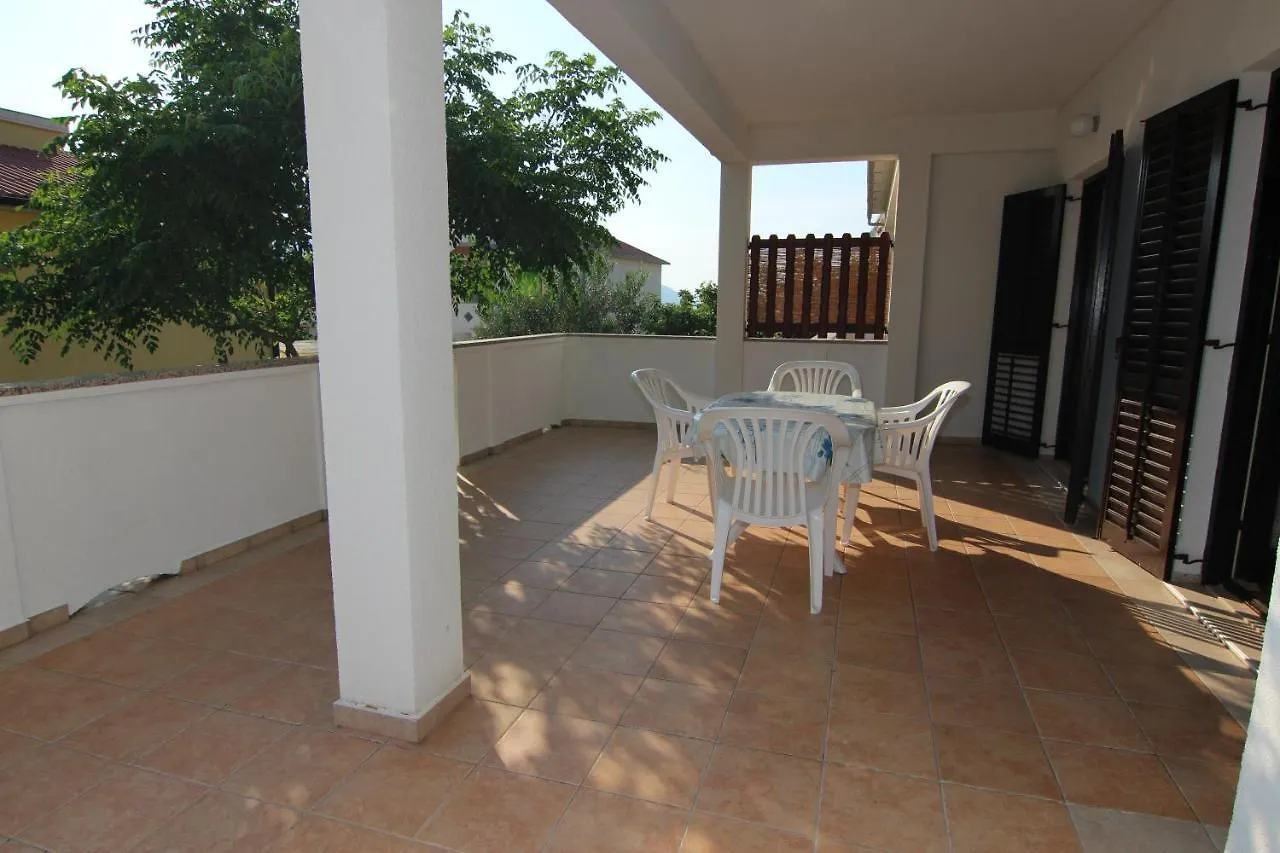 Apartments Luce Pag Town