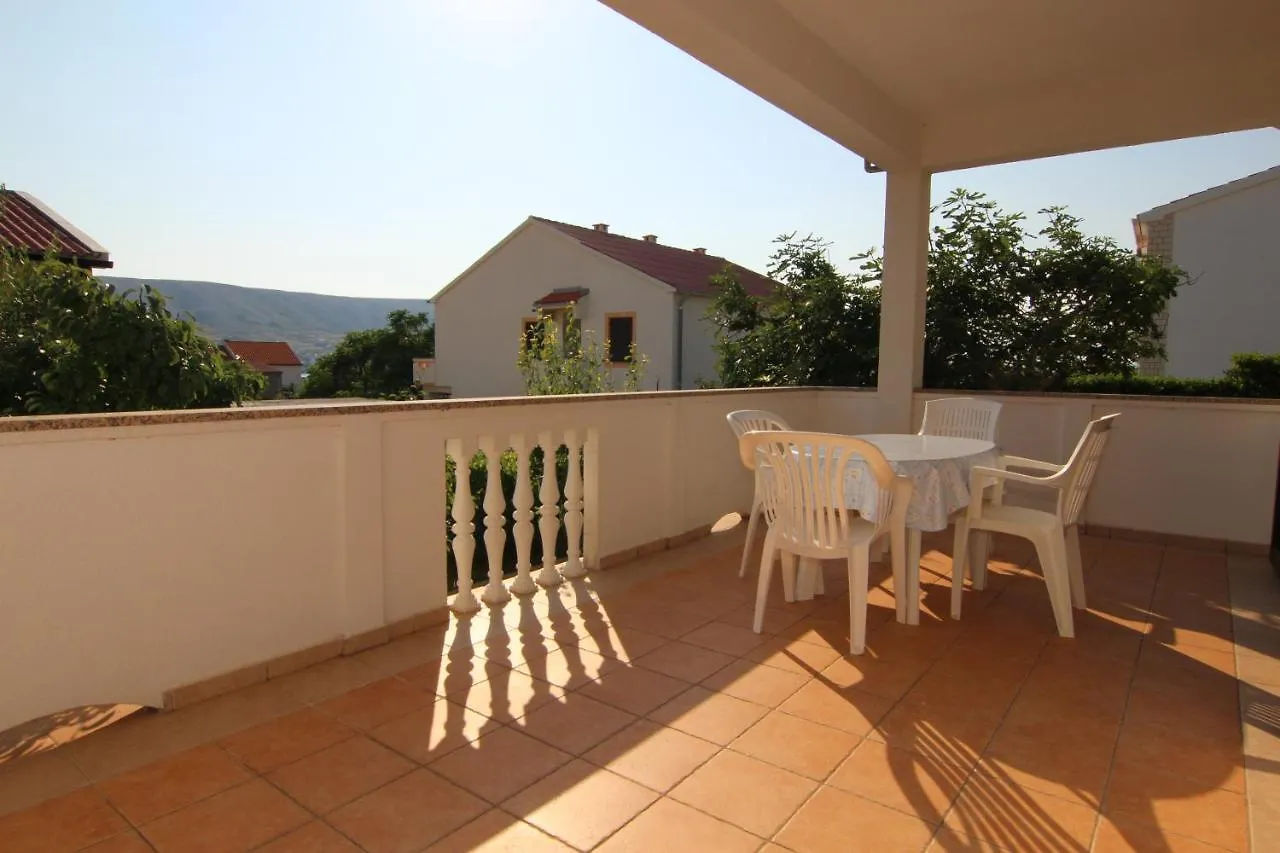 Apartments Luce Pag Town