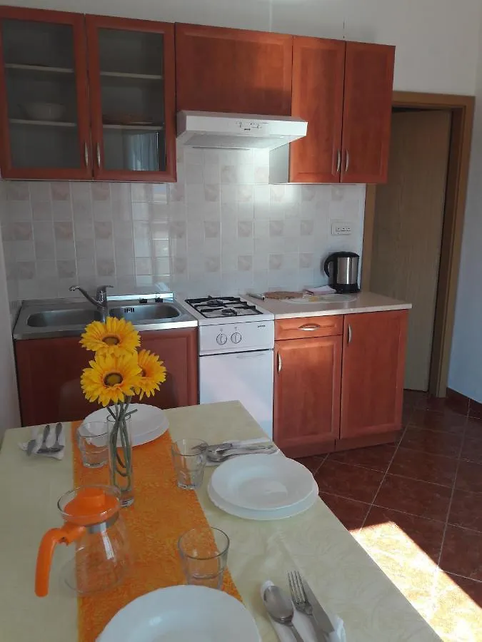 Apartments Luce Pag Town