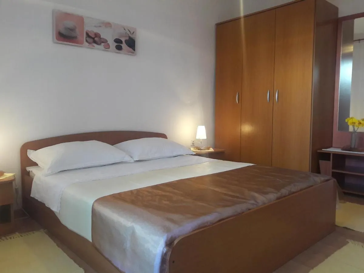 Apartments Luce Pag Town