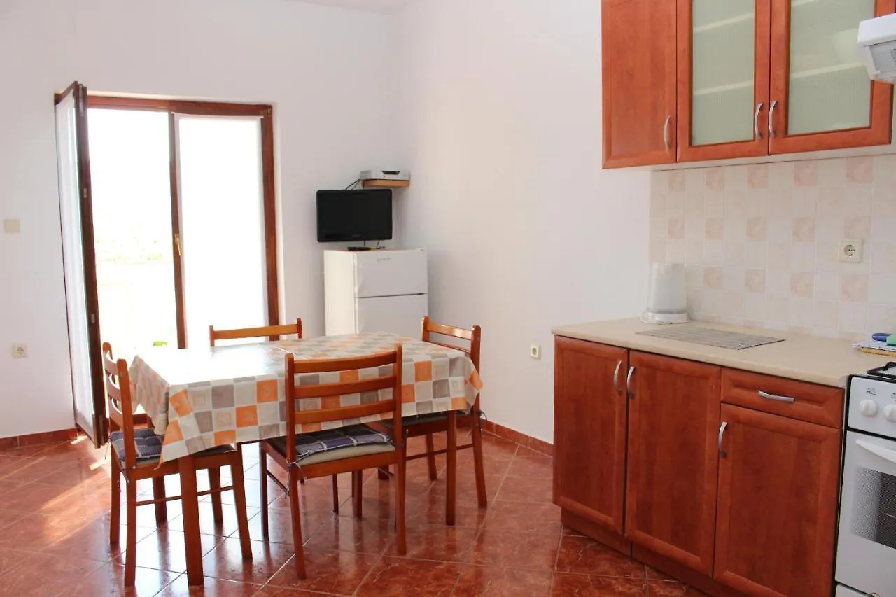Apartments Luce Pag Town